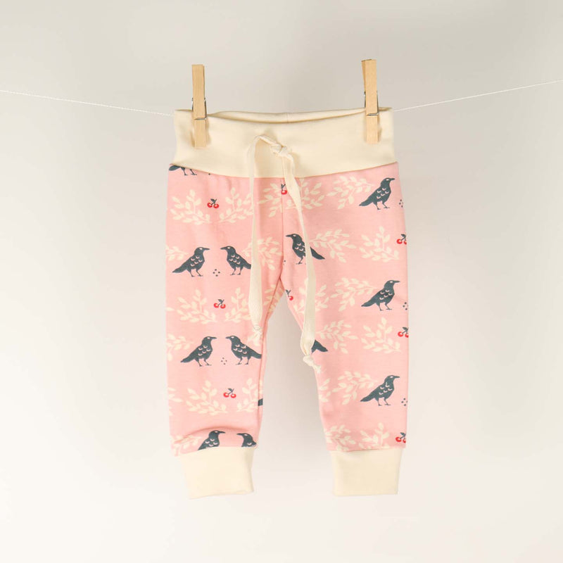 Kinder Sprouts leggings.