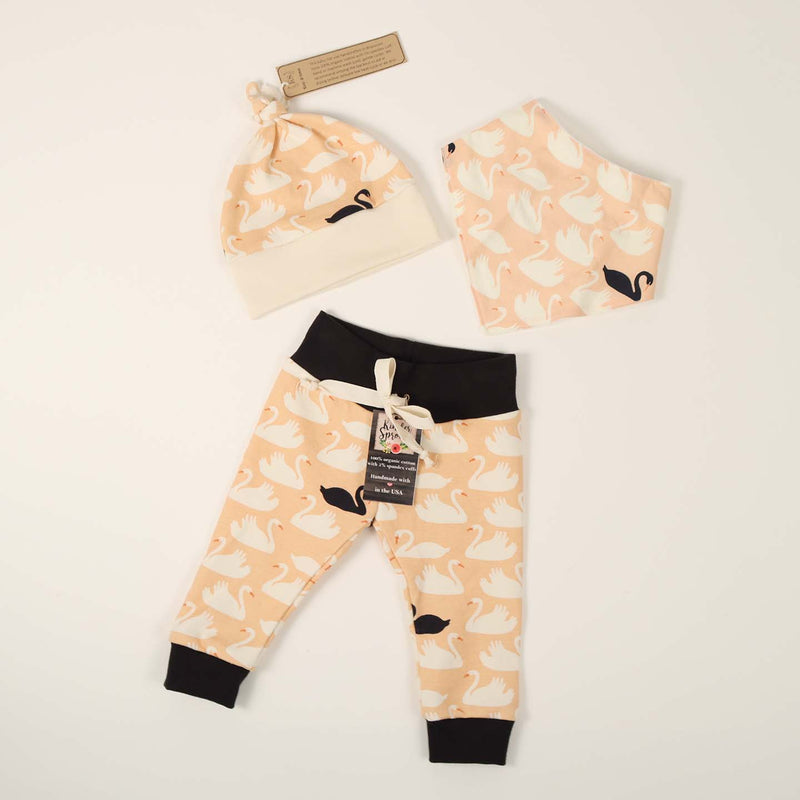 Kinder Sprouts baby set of leggings, bib & hat