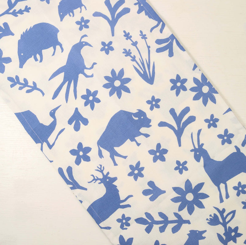 Table Runner: Buffalo & Friends