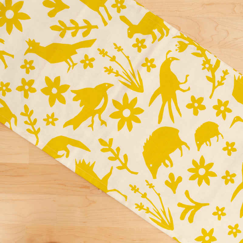 Kei & Molly Table Runner in Buffalo & Friends Design In Gold
