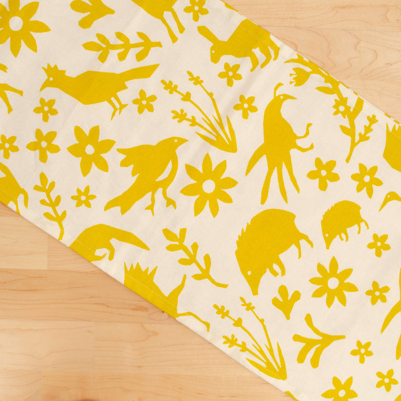 Kei & Molly Table Runner in Buffalo & Friends Design In Gold