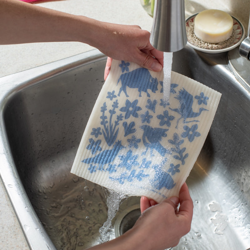 Kei and Molly Sponge Cloth in use