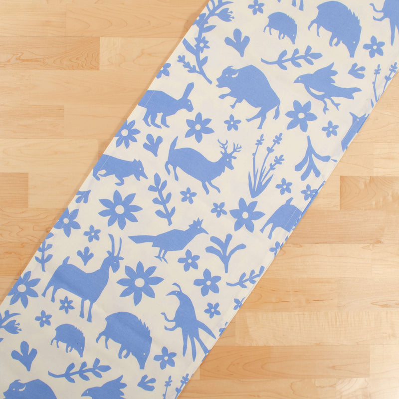 Table Runner: Buffalo & Friends