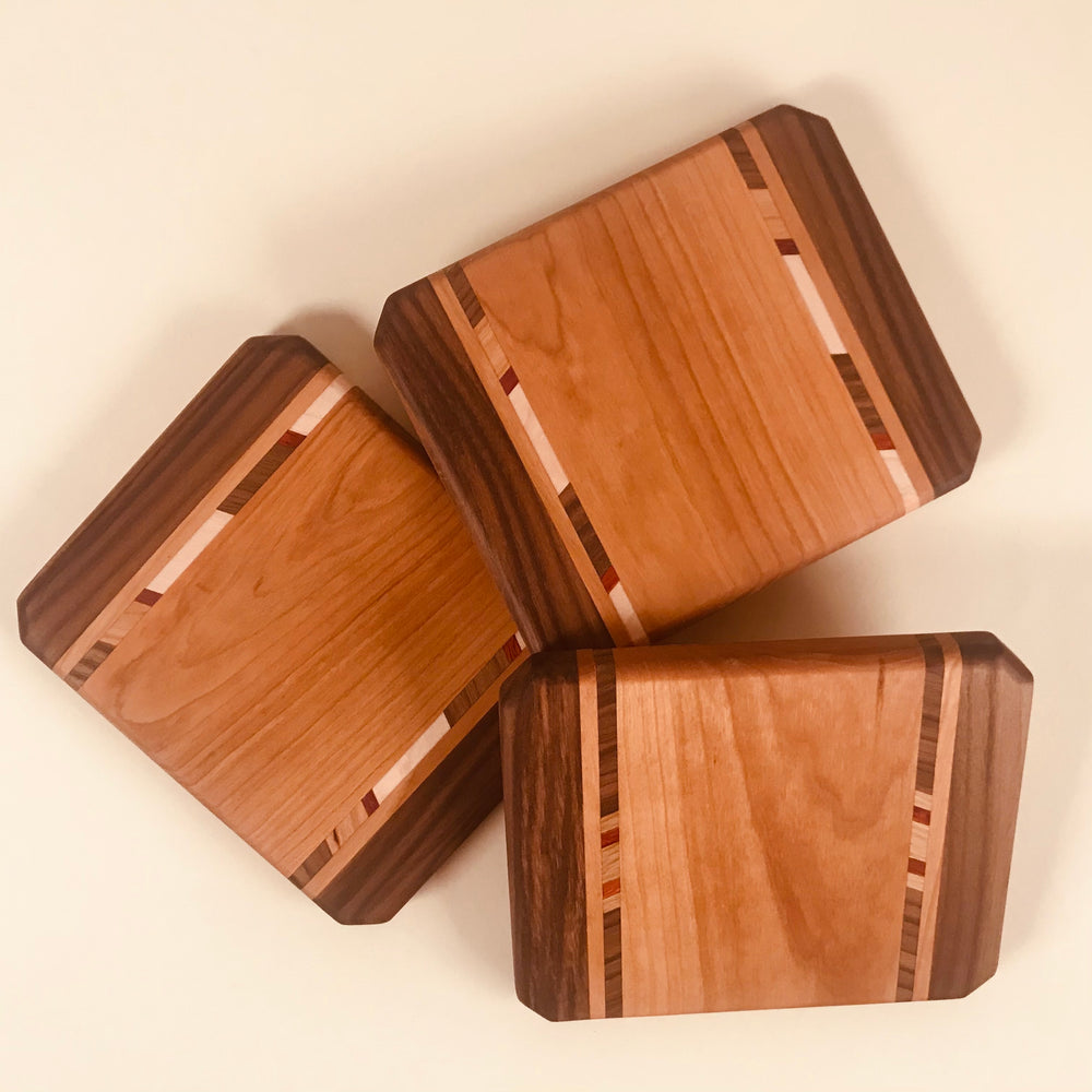 https://www.keiandmolly.com/cdn/shop/products/barboard-Walnut_CherryCombo_1000x.jpg?v=1615326113